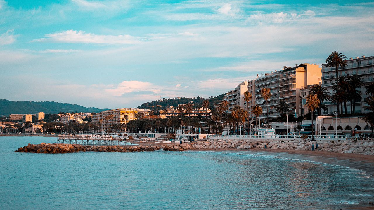 Location de maisons en groupe d'amis pour des vacances à Cannes